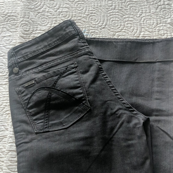 Tommy's jeans - Picture 2 of 6